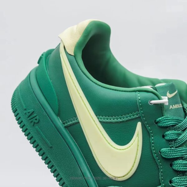 NIKE 51.42$ code 351-6736-R - Image 9