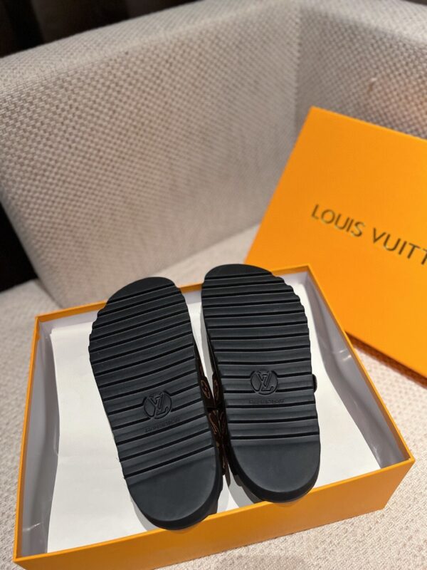 LV 69.99$ code 497-6311-R - Image 9