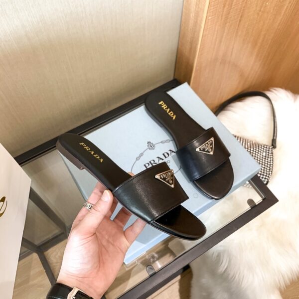 38.54$ Prada CODE shu-2691-R