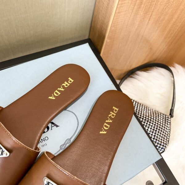 38.54$ Prada CODE shu-2691-R - Image 4