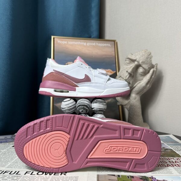 NIKE 29.99$ code 477-6721-R