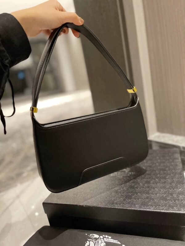 BURBERRY 71.11$ Code 472-6682-R - Image 3