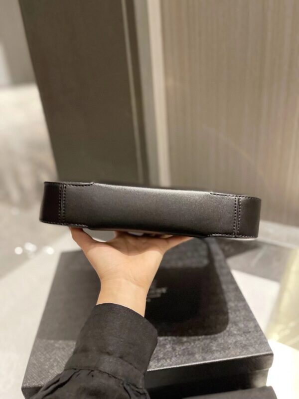 BURBERRY 71.11$ Code 472-6682-R - Image 4