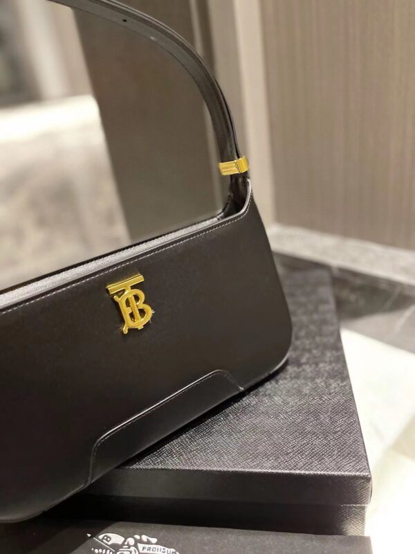 BURBERRY 71.11$ Code 472-6682-R - Image 7