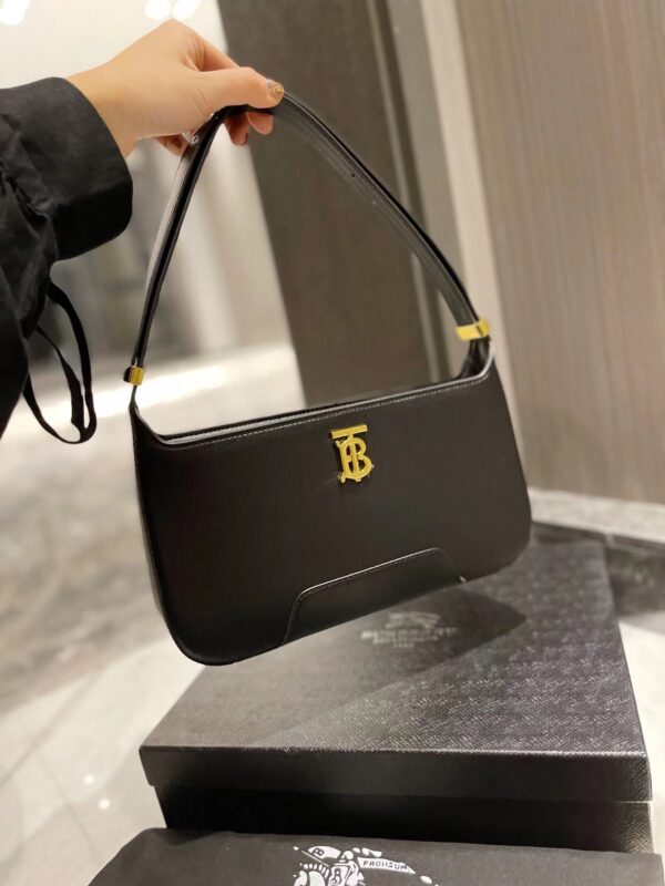 BURBERRY 71.11$ Code 472-6682-R - Image 9