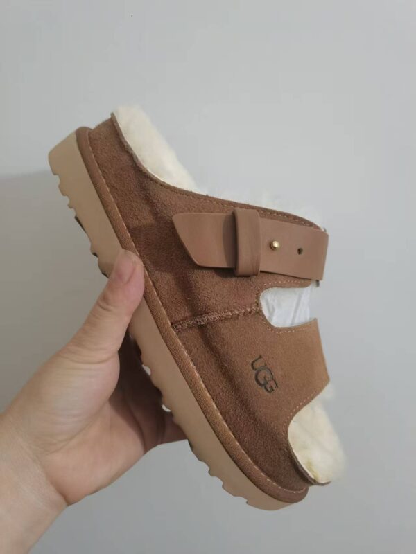 UGG 90.46$ code 525-7473-R