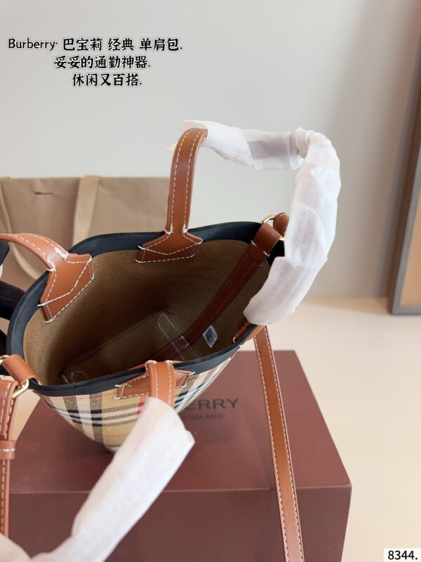 Burberry 60.77$ code 306-7592-R - Image 2