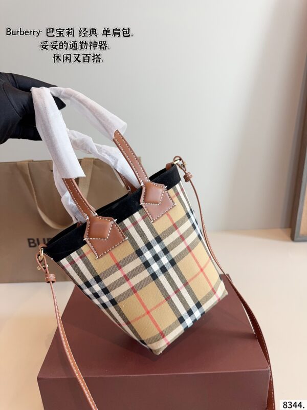 Burberry 60.77$ code 306-7592-R - Image 4