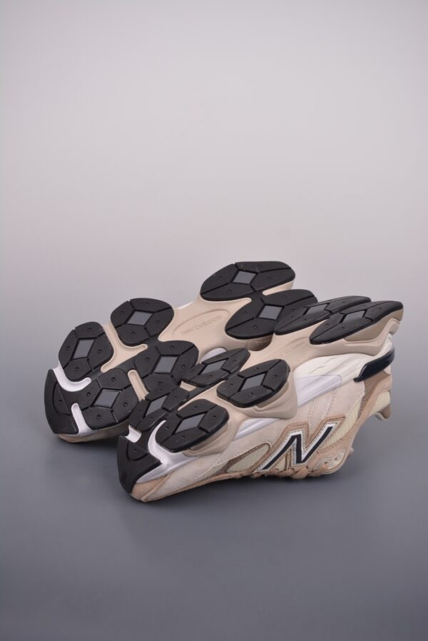 NB 61.21$ 351-6799-R - Image 8