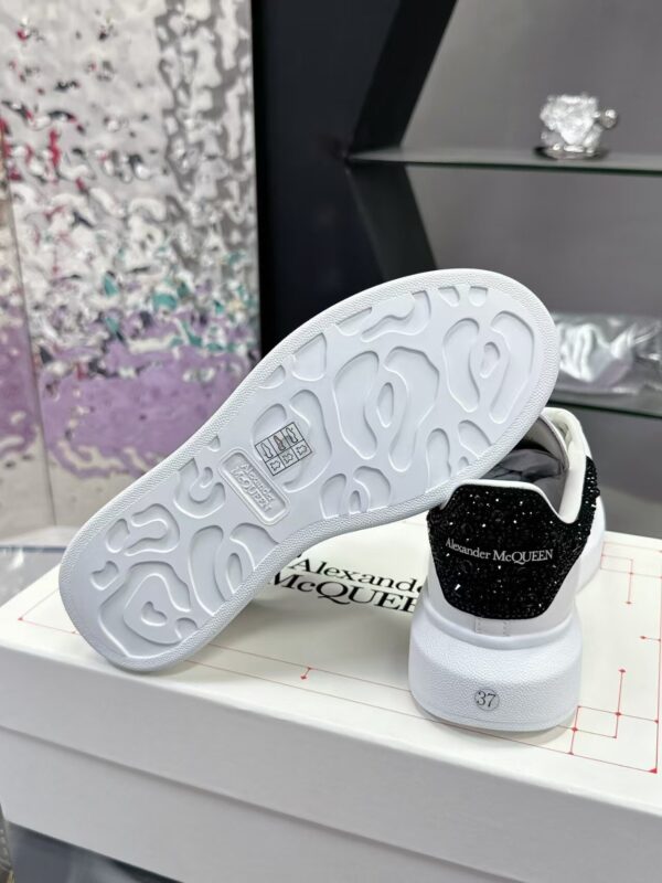 Z6956 ALEXANDER MCQUEEN 58$ - Image 9