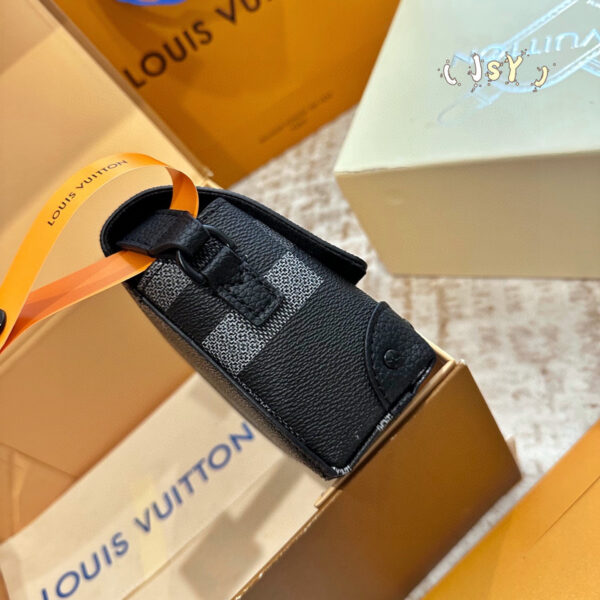LV 68.66$ code 429-7590-R - Image 7