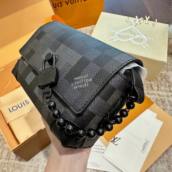 LV 68.66$ code 429-7590-R - Image 8