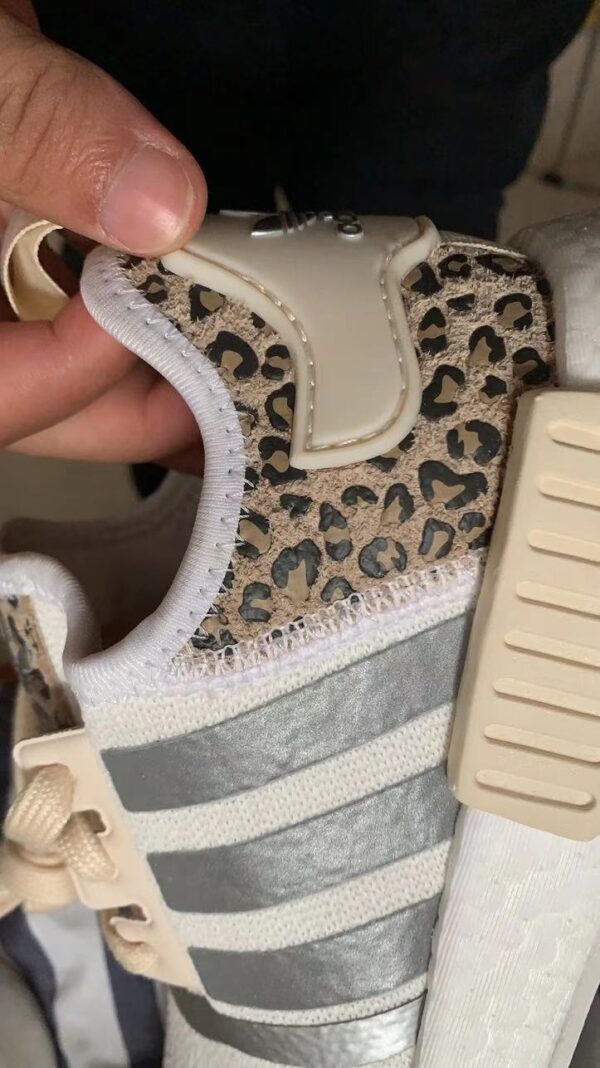 28.73$ Adidas leopard print CODE zhang-2665-R - Image 2