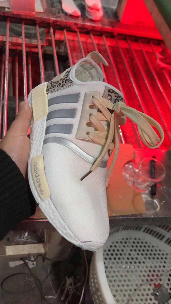 28.73$ Adidas leopard print CODE zhang-2665-R - Image 7
