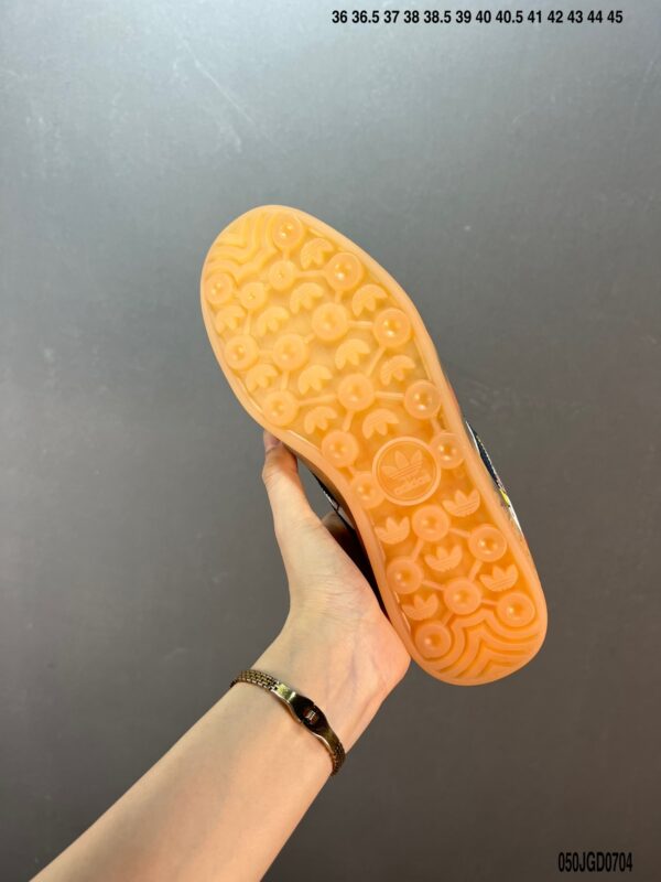 adidas 47.99$ code 351-6917-R - Image 4