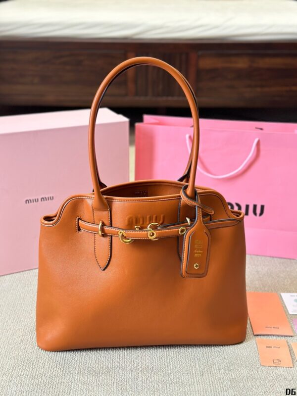 1501-584￥ - Image 11