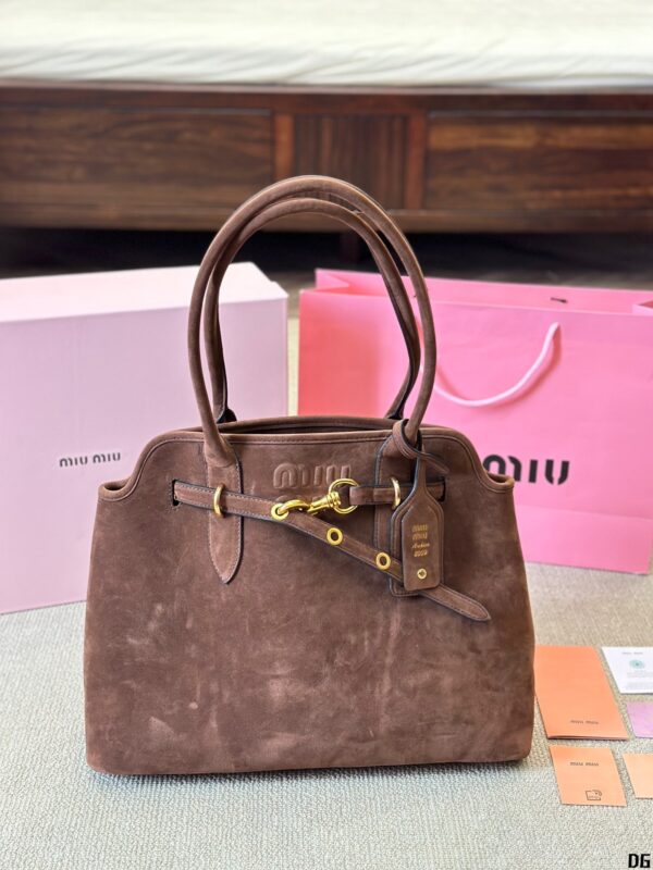 1501-584￥ - Image 9