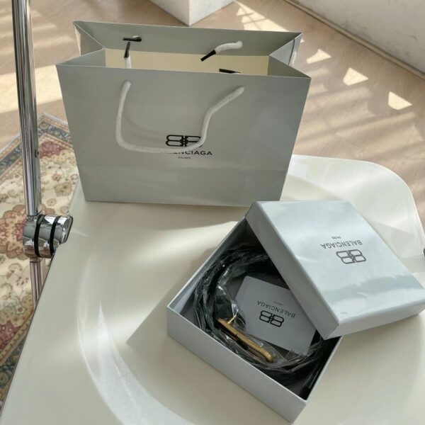 balenciaga 19.99$ Code 454-6702-R - Image 5