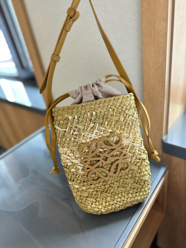 Loewe 42.81$ code 306-7101-R - Image 6