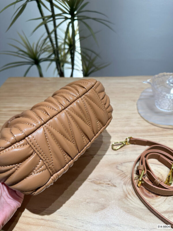 MIU 47.71$ CODE 306-7078-R - Image 12