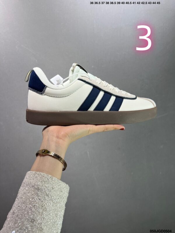 adidas 53.6$ code 351-7226-R - Image 12