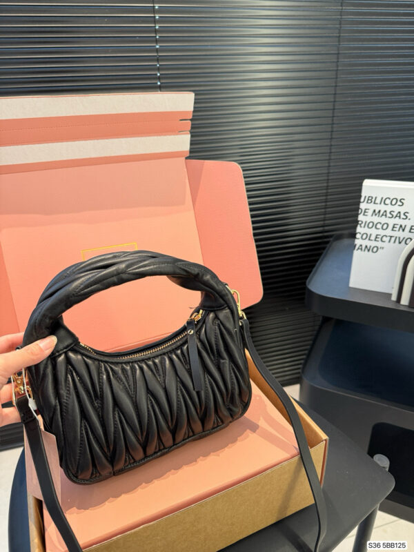MIUMIU 77.56$ code 294-7458-R - Image 5