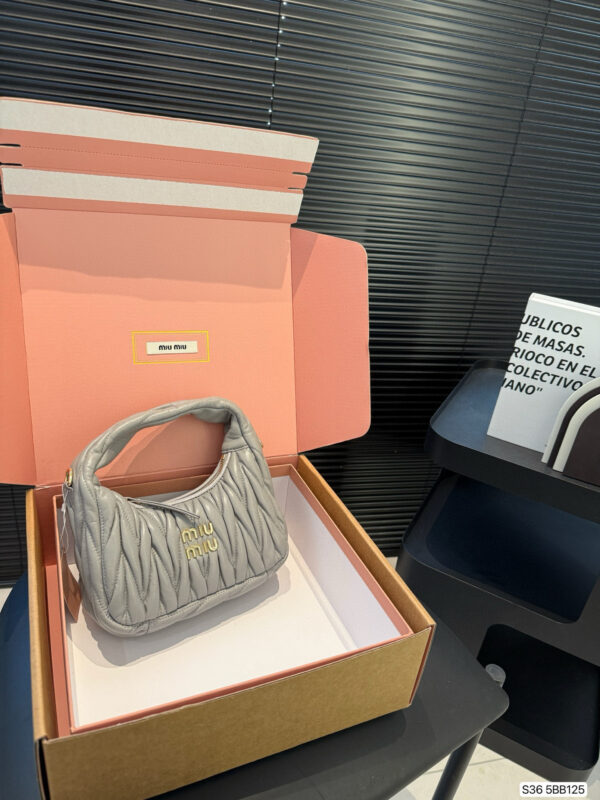 MIUMIU 77.56$ code 294-7458-R - Image 9