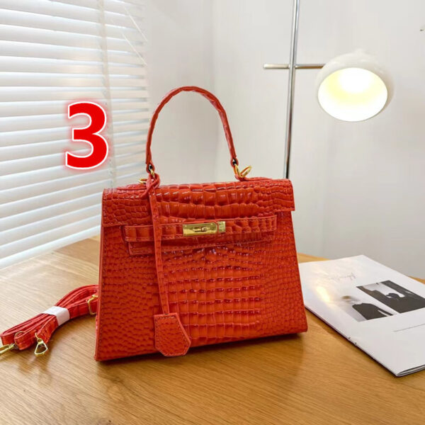 1367-211￥ - Image 3