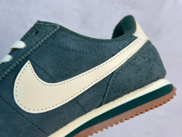 NIKE 48.99$ CODE 351-7424-R