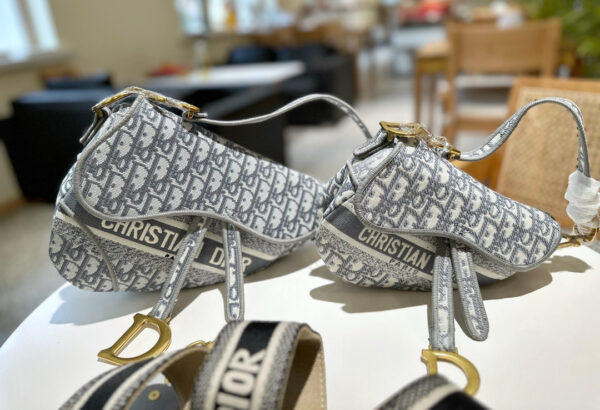 Dior 56.54$ code 306-7376-R - Image 3