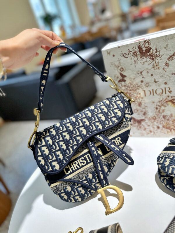 Dior 56.54$ code 306-7376-R - Image 9