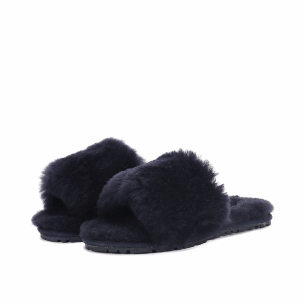 Z7070 45$ UGG - Image 8
