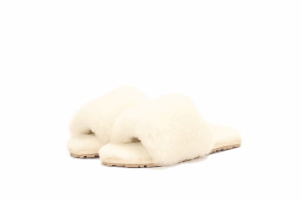 Z7070 45$ UGG - Image 9