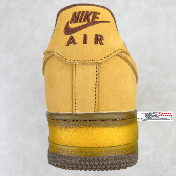 C1628-56.88$ NIKE - Image 11