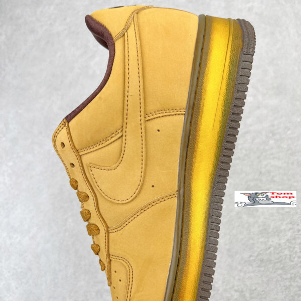 C1628-56.88$ NIKE - Image 10