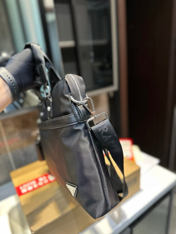 Prada 52.66$ code 306-7354-R - Image 4