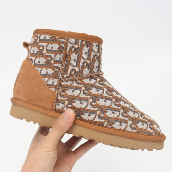 UGG 38.88$ 编号279-5024-R - Image 9
