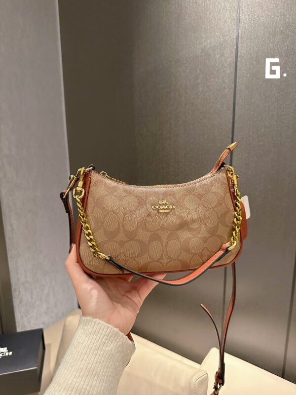COACH 53.66$ code 306-6620-R