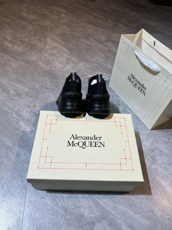 Alexander MQ 49.99$ code 343-6215-R - Image 2