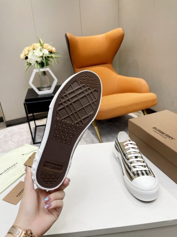 Burberry 47.66$ CODE 449-7202-R - Image 9