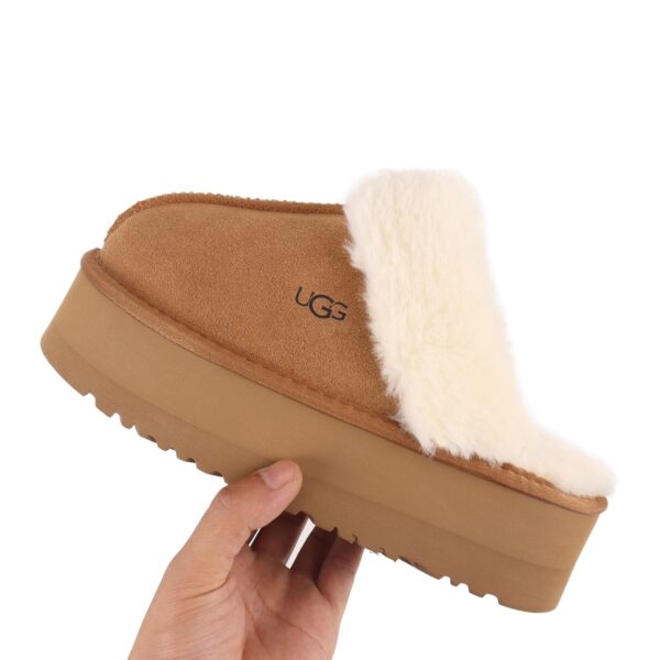 UGG 51.15$ CODE 279-7303-R