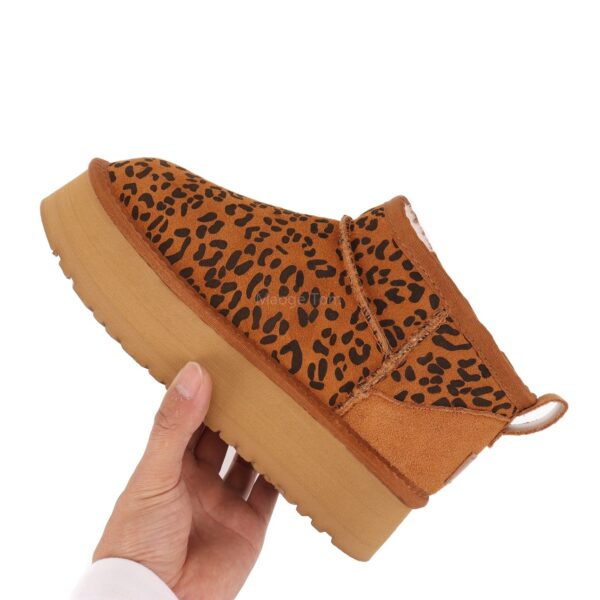 UGG 46.26$ CODE 279-7302-R