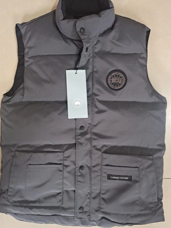 Canada Goose 62.58$ code 420-7269-R - Image 3