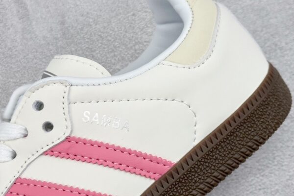 ADIDAS 45.44$ CODE 351-7599-R