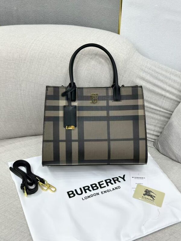 BURBERRY 42.99$ CODE 404-7266-R - Image 6