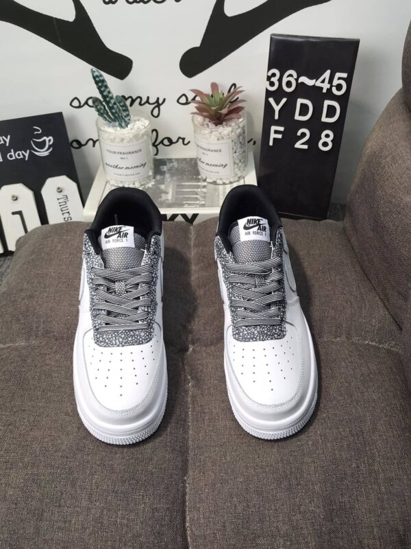 E1207-41.33$NIKE - Image 3