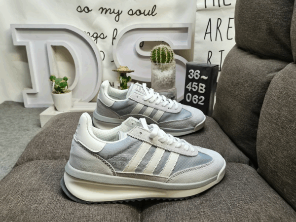 adidas 53.61$ code 351-7224-R - Image 5