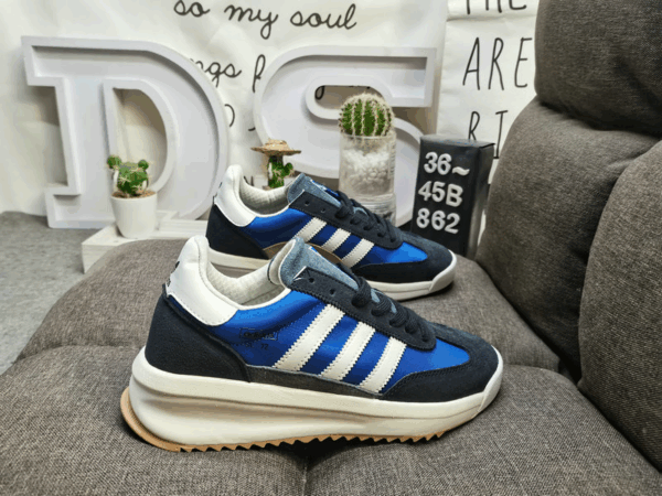 adidas 53.61$ code 351-7224-R - Image 9
