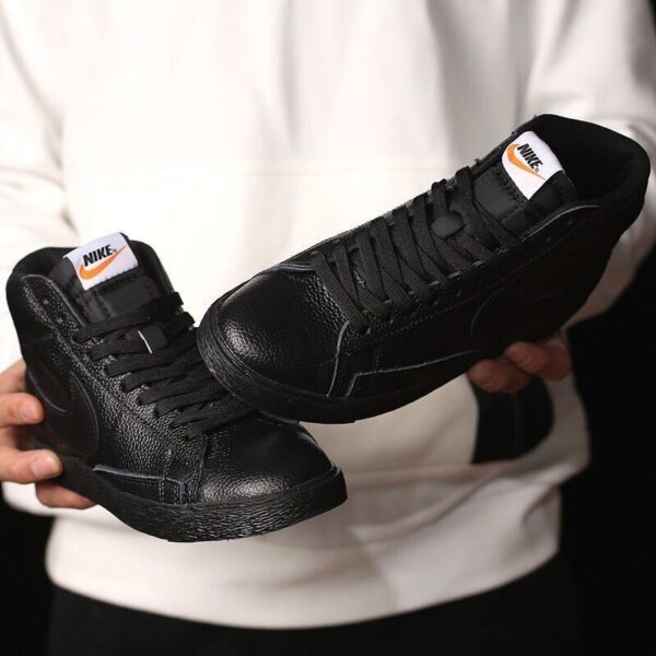 E1127-44.11$ Nike - Image 11