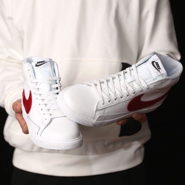 E1127-44.11$ Nike - Image 7